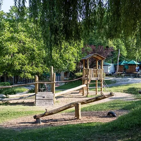 Kamp alanı Huttopia 4*