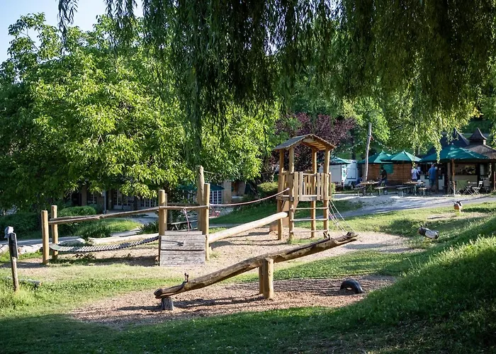 Κάμπινγκ Huttopia 4*